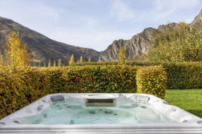 Gibbston Valley Back Track by Sotheby's Luxury Rental Homes